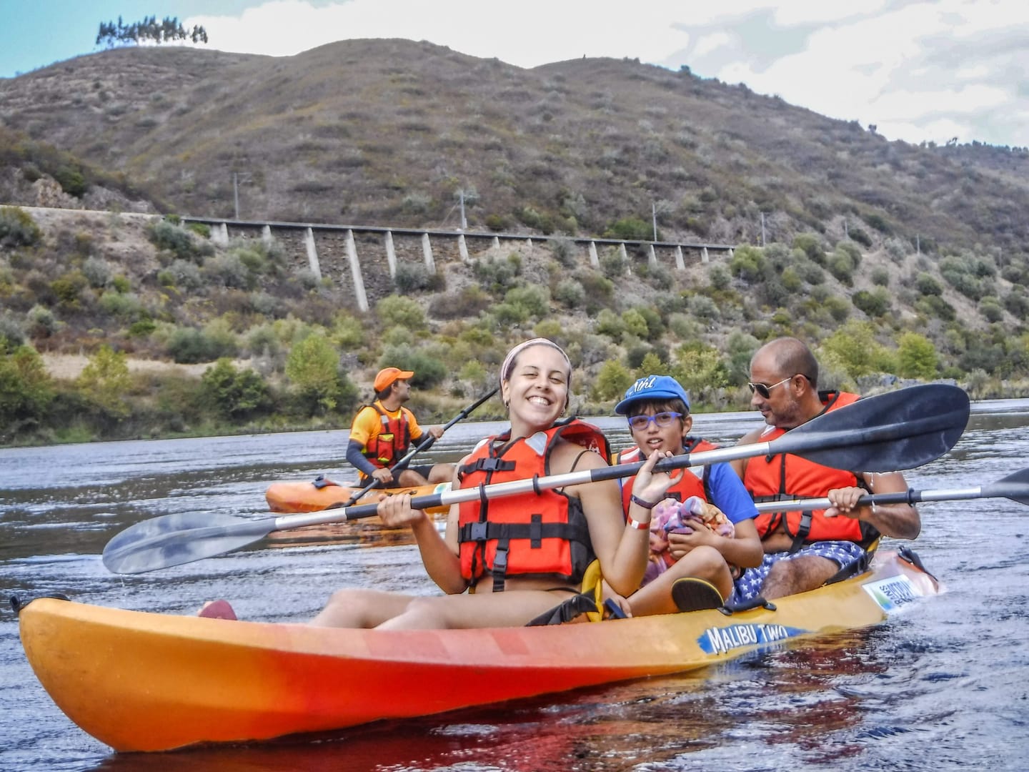 Participantes de canoa no setor Belver–Pego do Tejo